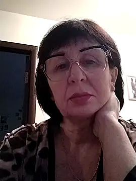 Snapshot of AlbinaXPretty chatting on 12-22-24, 06:49 AlbinaXPretty online show from 12-22-24, 06:49