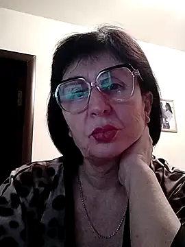 Snapshot of AlbinaXPretty chatting on 12-22-24, 02:27 AlbinaXPretty online show from 12-22-24, 02:27