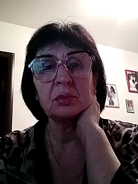 Snapshot of AlbinaXPretty chatting on 12-23-24, 08:03 AlbinaXPretty online show from 12-23-24, 08:03