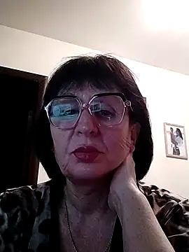 Snapshot of AlbinaXPretty chatting on 12-24-24, 06:28 AlbinaXPretty online show from 12-24-24, 06:28