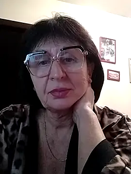 Snapshot of AlbinaXPretty chatting on 12-29-24, 05:01 AlbinaXPretty online show from 12-29-24, 05:01