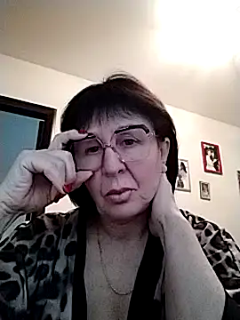 Snapshot of AlbinaXPretty chatting on 12-30-24, 10:53 AlbinaXPretty online show from 12-30-24, 10:53