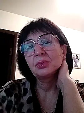 Snapshot of AlbinaXPretty chatting on 12-31-24, 09:39 AlbinaXPretty online show from 12-31-24, 09:39