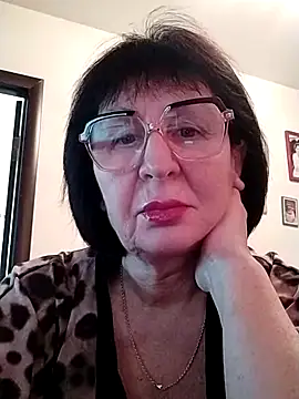 Snapshot of AlbinaXPretty chatting on 01-01-25, 11:38 AlbinaXPretty online show from 01-01-25, 11:38