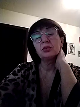 Snapshot of AlbinaXPretty chatting on 01-05-25, 03:32 AlbinaXPretty online show from 01-05-25, 03:32