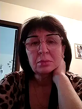 Snapshot of AlbinaXPretty chatting on 01-12-25, 08:25 AlbinaXPretty online show from 01-12-25, 08:25