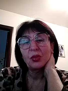 Snapshot of AlbinaXPretty chatting on 01-12-25, 01:48 AlbinaXPretty online show from 01-12-25, 01:48