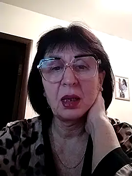 Snapshot of AlbinaXPretty chatting on 01-28-25, 06:49 AlbinaXPretty online show from 01-28-25, 06:49