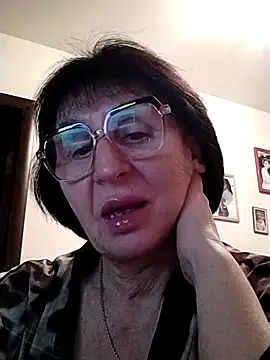 Snapshot of AlbinaXPretty chatting on 01-31-25, 05:42 AlbinaXPretty online show from 01-31-25, 05:42