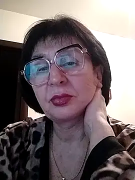 Snapshot of AlbinaXPretty chatting on 02-08-25, 06:33 AlbinaXPretty online show from 02-08-25, 06:33