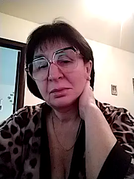 Snapshot of AlbinaXPretty chatting on 02-09-25, 08:11 AlbinaXPretty online show from 02-09-25, 08:11