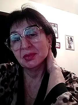 Snapshot of AlbinaXPretty chatting on 02-09-25, 07:19 AlbinaXPretty online show from 02-09-25, 07:19