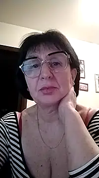 Snapshot of AlbinaXPretty chatting on 02-10-25, 08:10 AlbinaXPretty online show from 02-10-25, 08:10