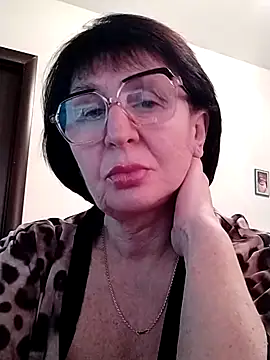 Snapshot of AlbinaXPretty chatting on 02-16-25, 10:54 AlbinaXPretty online show from 02-16-25, 10:54