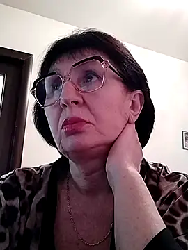 Snapshot of AlbinaXPretty chatting on 02-16-25, 02:00 AlbinaXPretty online show from 02-16-25, 02:00