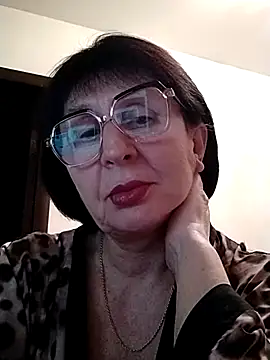 Snapshot of AlbinaXPretty chatting on 02-16-25, 06:21 AlbinaXPretty online show from 02-16-25, 06:21