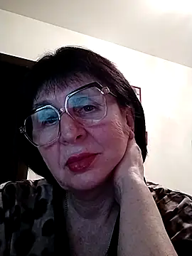 Snapshot of AlbinaXPretty chatting on 02-17-25, 06:04 AlbinaXPretty online show from 02-17-25, 06:04
