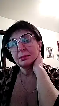 Snapshot of AlbinaXPretty chatting on 02-19-25, 02:44 AlbinaXPretty online show from 02-19-25, 02:44