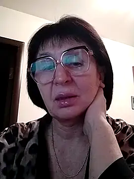 Snapshot of AlbinaXPretty chatting on 02-21-25, 04:05 AlbinaXPretty online show from 02-21-25, 04:05