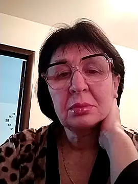 Snapshot of AlbinaXPretty chatting on 02-24-25, 07:55 AlbinaXPretty online show from 02-24-25, 07:55