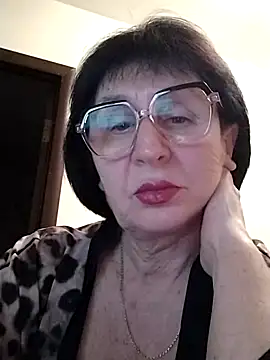 Snapshot of AlbinaXPretty chatting on 02-25-25, 08:41 AlbinaXPretty online show from 02-25-25, 08:41