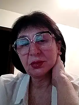 Snapshot of AlbinaXPretty chatting on 03-07-25, 07:49 AlbinaXPretty online show from 03-07-25, 07:49