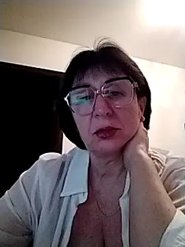 Snapshot of AlbinaXPretty chatting on 03-08-25, 05:33 AlbinaXPretty online show from 03-08-25, 05:33