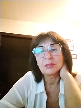 Snapshot of AlbinaXPretty chatting on 09-11-25, 07:36 AlbinaXPretty online show from 09-11-25, 07:36