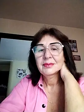 Snapshot of AlbinaXPretty chatting on 09-24-25, 08:28 AlbinaXPretty online show from 09-24-25, 08:28