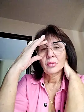 Snapshot of AlbinaXPretty chatting on 09-28-25, 07:25 AlbinaXPretty online show from 09-28-25, 07:25