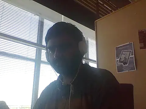 Snapshot of JohnBond009 chatting on 06-18-26, 01:48 JohnBond009 online show from 06-18-26, 01:48