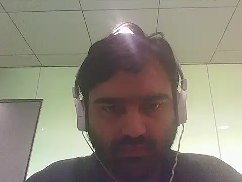 Snapshot of JohnBond009 chatting on 06-19-26, 07:45 JohnBond009 online show from 06-19-26, 07:45