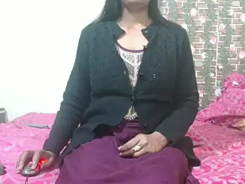 Snapshot of nikitahot3 chatting on 02-07-25, 12:53 nikitahot3 online show from 02-07-25, 12:53