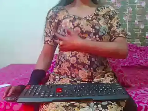 Snapshot of nikitahot3 chatting on 02-11-25, 04:02 nikitahot3 online show from 02-11-25, 04:02