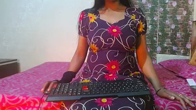 Snapshot of nikitahot3 chatting on 03-06-25, 07:36 nikitahot3 online show from 03-06-25, 07:36