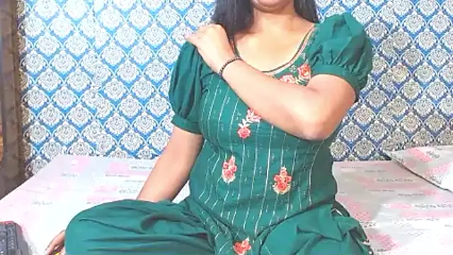 nikitahot3 online show from 04-08-26, 11:54