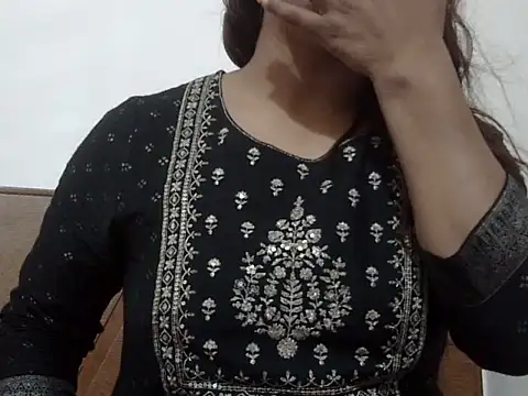 shekira99 online show from 10-05-25, 07:34