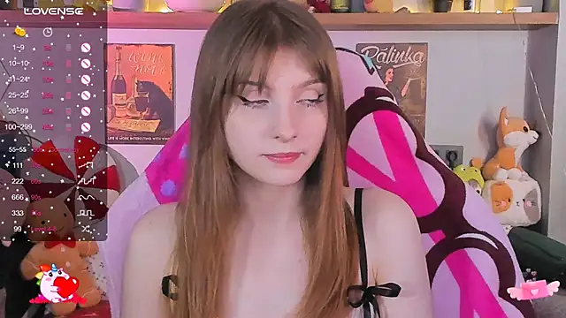 Snapshot of AliceLanley chatting on 12-18-24, 12:51 AliceLanley online show from 12-18-24, 12:51