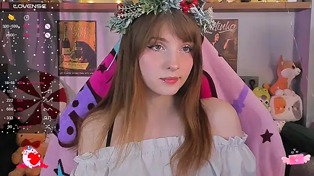 Snapshot of AliceLanley chatting on 12-20-24, 12:16 AliceLanley online show from 12-20-24, 12:16