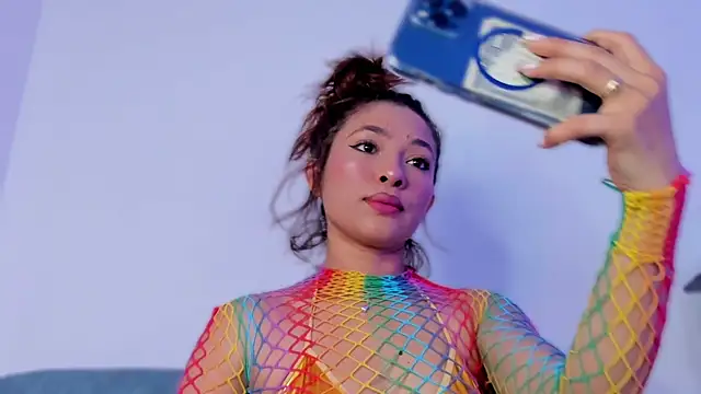 valerycolins online show from 10-04-25, 02:42