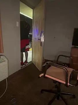 Stressreliever82 online show from 04-18-26, 09:57