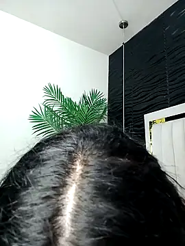 lucia vonne  online show from 02-08-25, 12:17