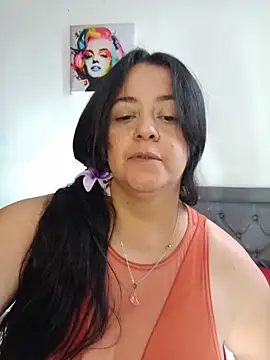 Snapshot of lucia_vonne_ chatting on 07-23-26, 06:17 lucia vonne online show from 07-23-26, 06:17