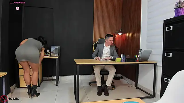 Snapshot of Office_Naughty_Girl chatting on 12-05-24, 07:49 Office Naughty Girl online show from 12-05-24, 07:49