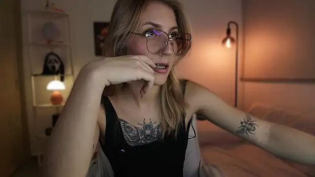 Dakotaa  online show from 11-17-25, 04:29