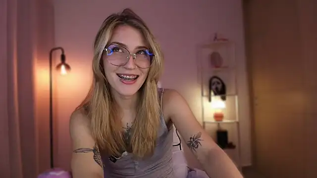 Dakotaa  online show from 11-28-25, 04:37