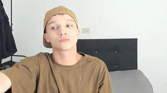 angelcortes online show from 12-23-24, 10:01