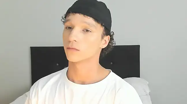 angelcortes online show from 02-23-25, 05:18