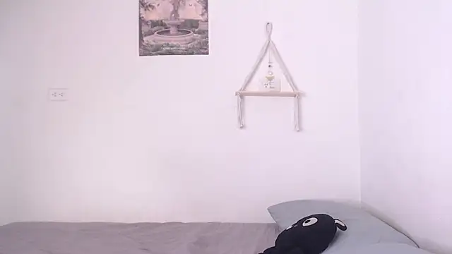 yungelitamor  online show from 03-05-25, 08:32