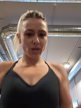 petrouchkaaa  online show from 01-10-25, 10:06